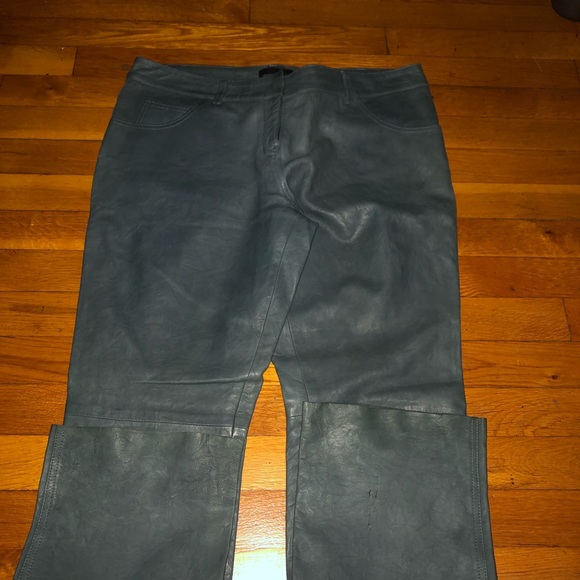 The Row - Picture 5 of 8